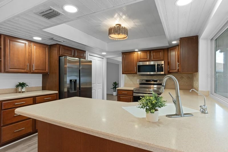 1623 Shady Leaf Dr, Valrico, FL 33596