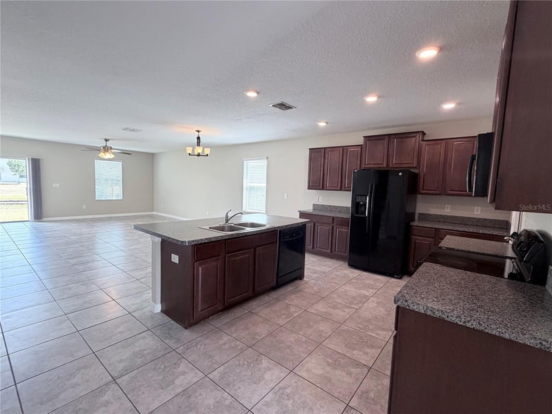 10013 Crested Fringe Dr, Riverview, FL 33578