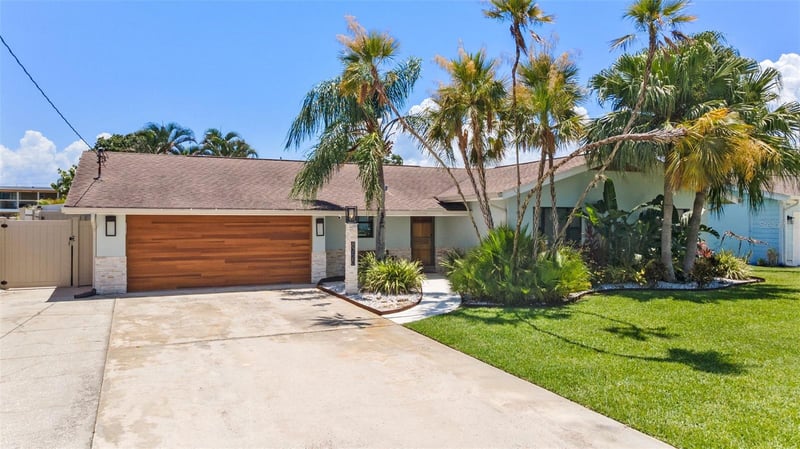 8720 Hickorywood Ln, Tampa, FL 33615