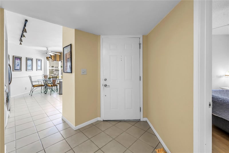 6085 Bahia Del Mar Blvd #105, St Petersburg, FL 33715