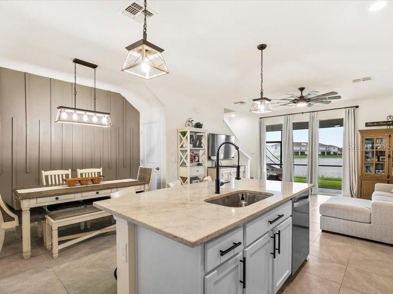 17741 Crescent Moon Loop, Bradenton, FL 34211