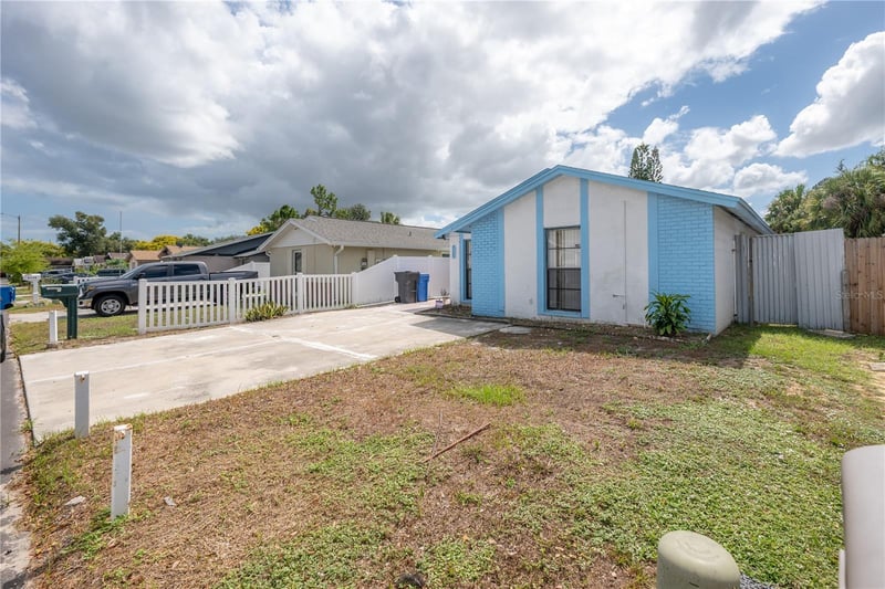 9120 Sandcroft Ct, Tampa, FL 33615