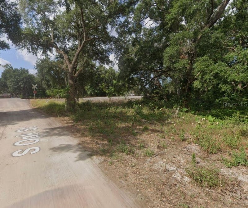 Oak St, Seffner, FL 33584