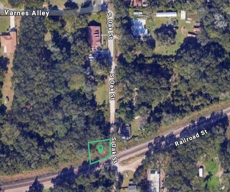 Oak St, Seffner, FL 33584