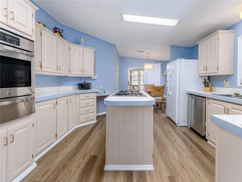 4050 Carefree Way, Zephyrhills, FL 33541