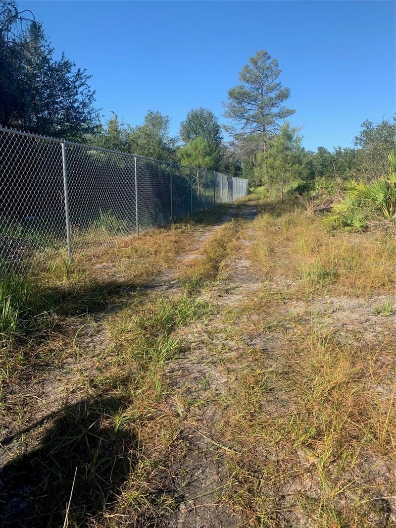 2701 Metro Dr, Ruskin, FL 33570