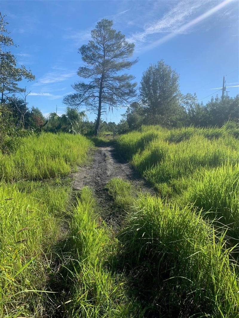 2701 Metro Dr, Ruskin, FL 33570