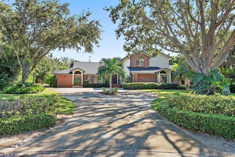 2371 Landings Cir, Bradenton, FL 34209
