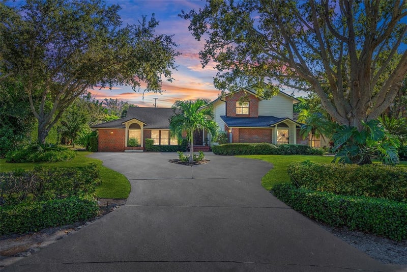 2371 Landings Cir, Bradenton, FL 34209