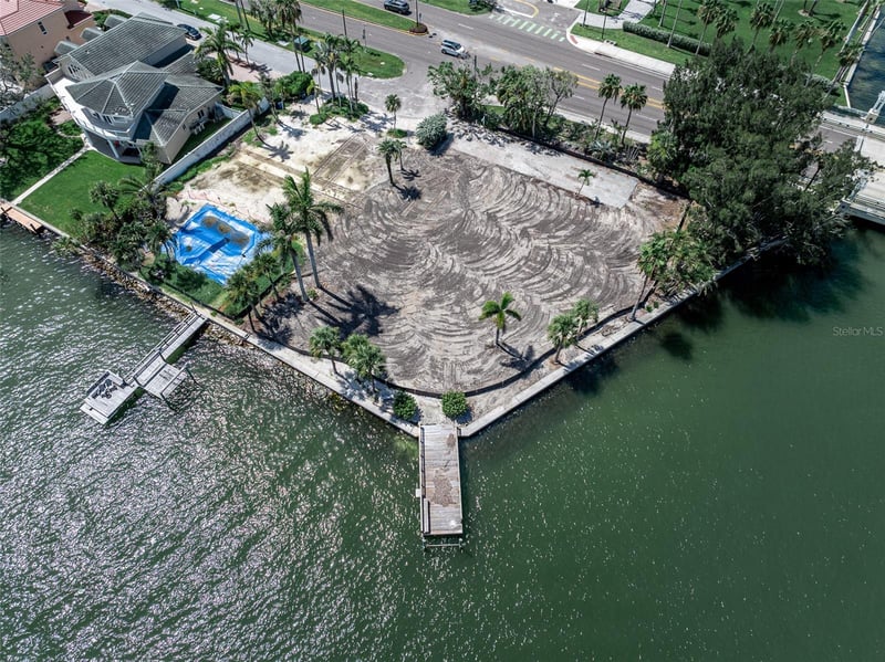 1 Paradise Ln, Treasure Island, FL 33706