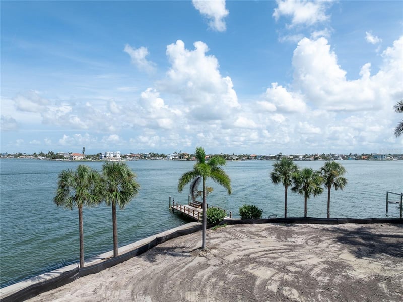 1 Paradise Ln, Treasure Island, FL 33706