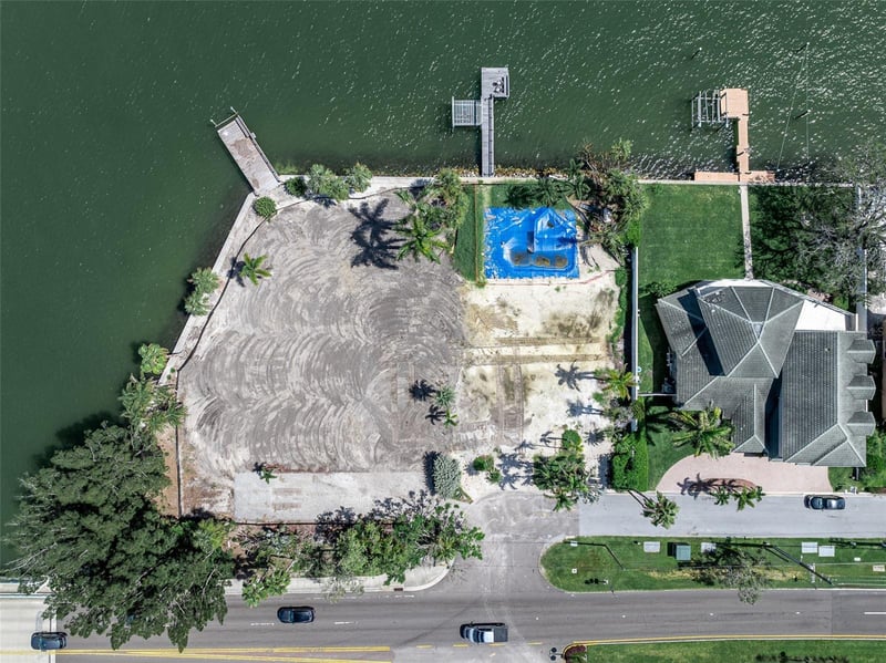 1 Paradise Ln, Treasure Island, FL 33706