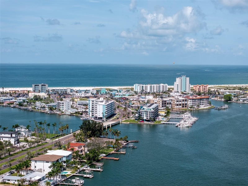1 Paradise Ln, Treasure Island, FL 33706