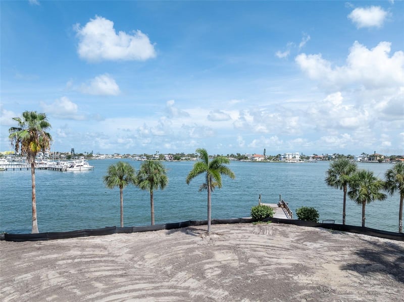 1 Paradise Ln, Treasure Island, FL 33706