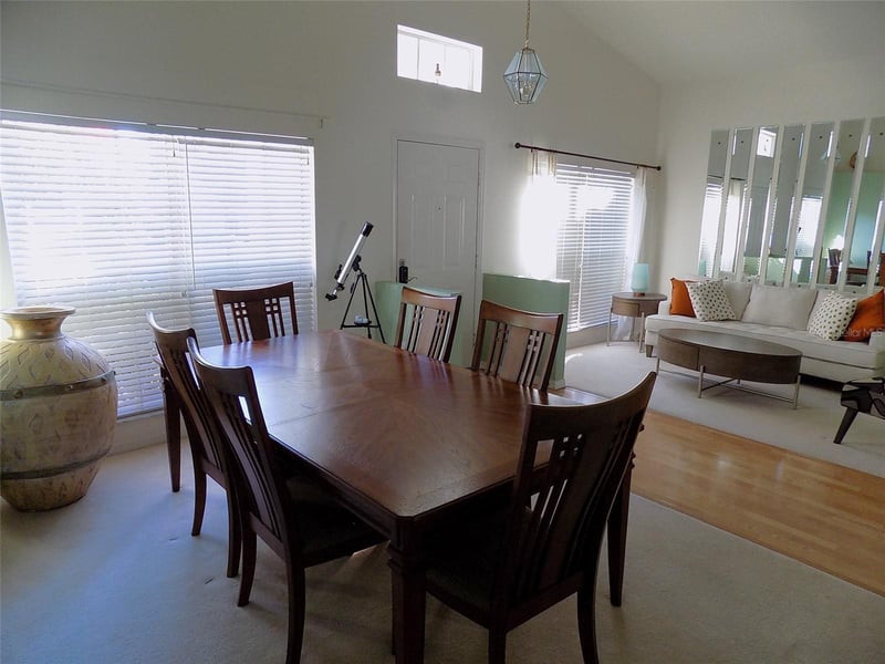 923 Hunter Ln, Tarpon Springs, FL 34689