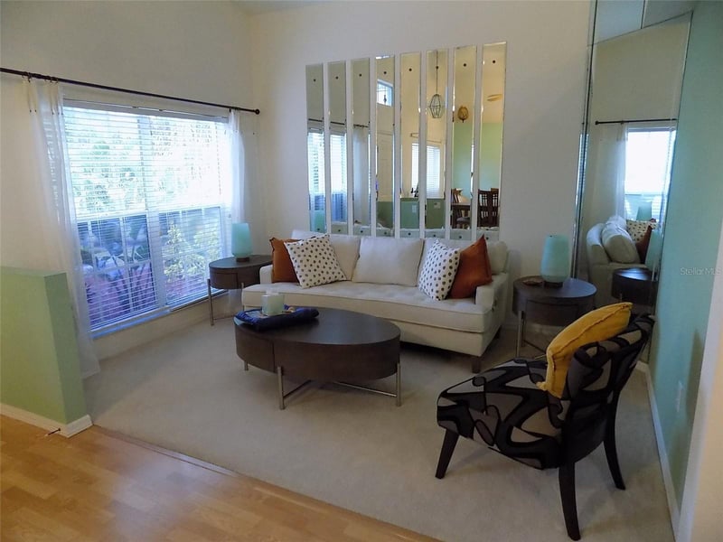 923 Hunter Ln, Tarpon Springs, FL 34689