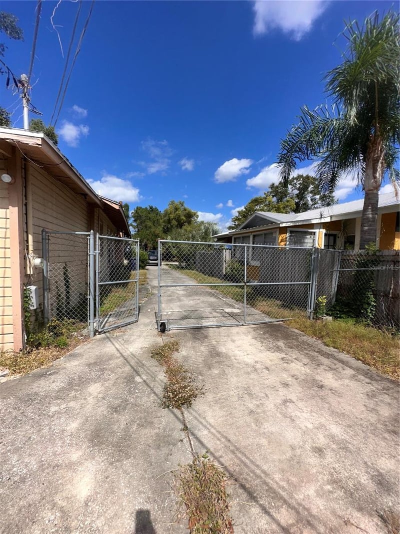112 Powhatan Ave, Tampa, FL 33604