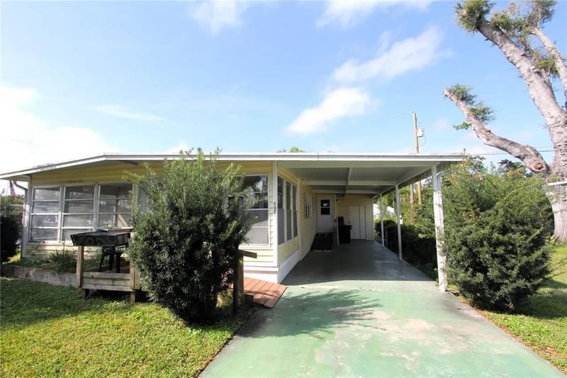 6021 Ridgewood Dr, Zephyrhills, FL 33542