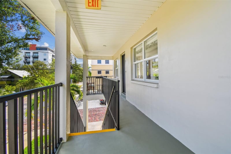210 6th Ave #9, St Petersburg, FL 33701