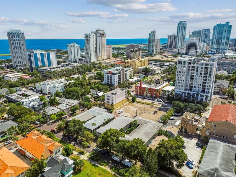 210 6th Ave #9, St Petersburg, FL 33701
