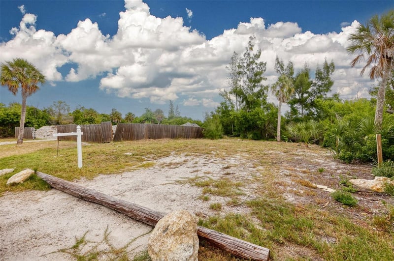 3017 Avenue C, Holmes Beach, FL 34217