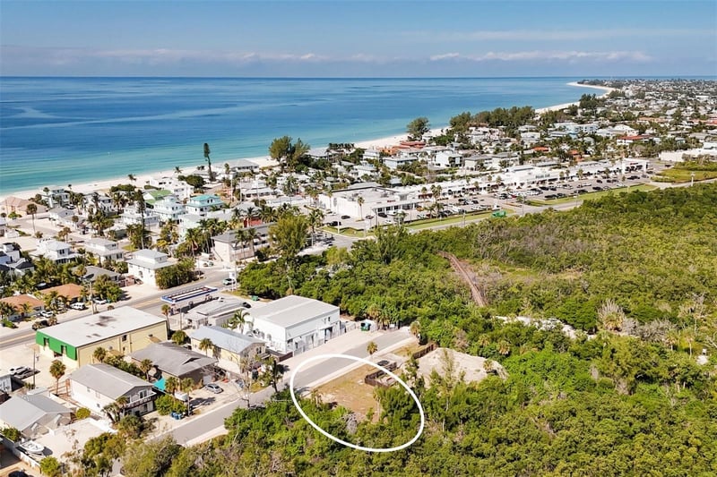 3017 Avenue C, Holmes Beach, FL 34217