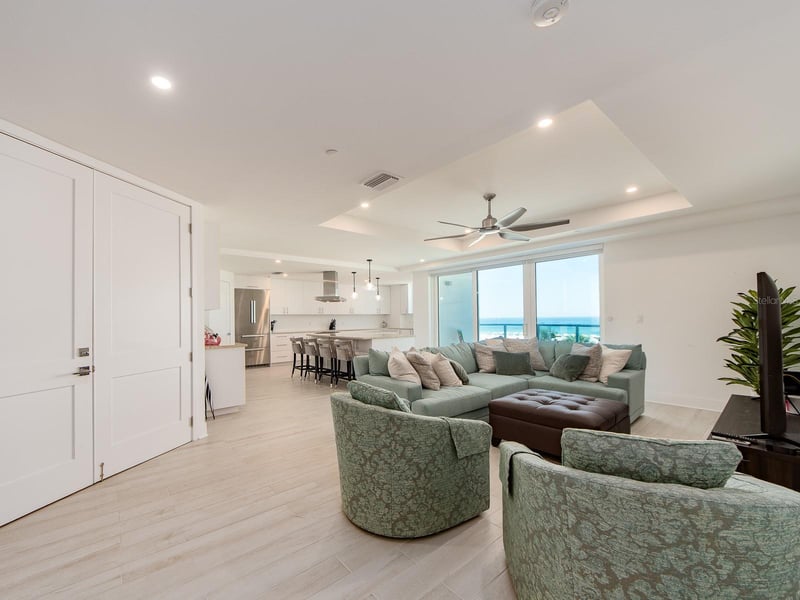 15 Avalon St #402, Clearwater Beach, FL 33767