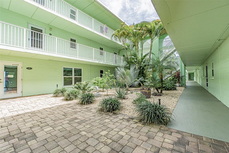 464 Paula Dr #116, Dunedin, FL 34698