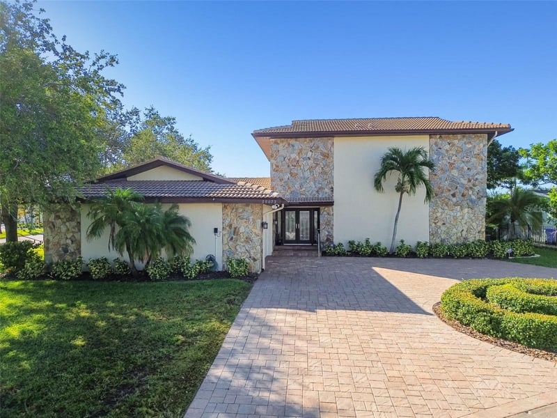 10073 S Yacht Club Dr, Treasure Island, FL 33706