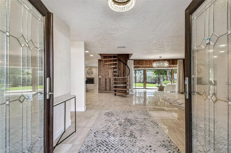 10073 Yacht Club Dr, Treasure Island, FL 33706