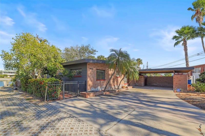 11921 Lagoon Ln, Treasure Island, FL 33706