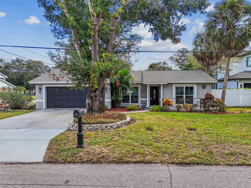 2 Treasure Dr, Tampa, FL 33609
