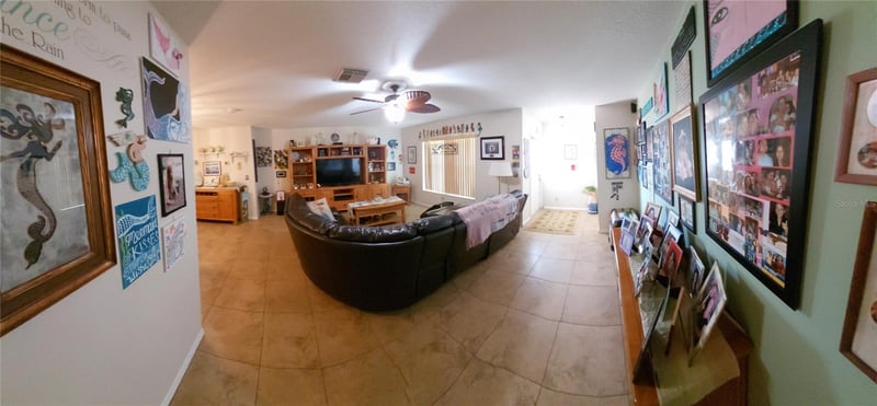906 Bluewater Dr, Sun City Center, FL 33573