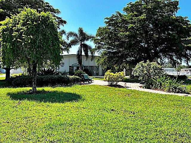 5515 Denmark Dr, Bradenton, FL 34207