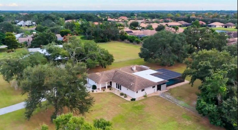 3652 Oak Grove Dr, Sarasota, FL 34243