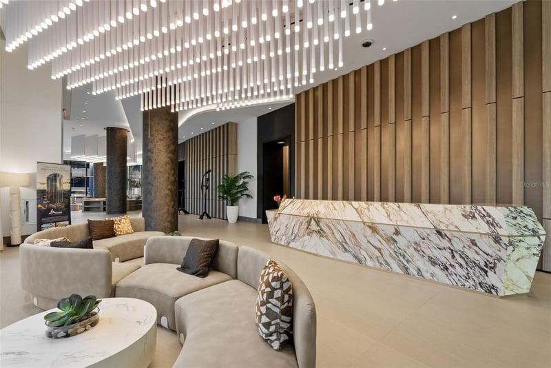 275 1st Ave #1505, St Petersburg, FL 33701