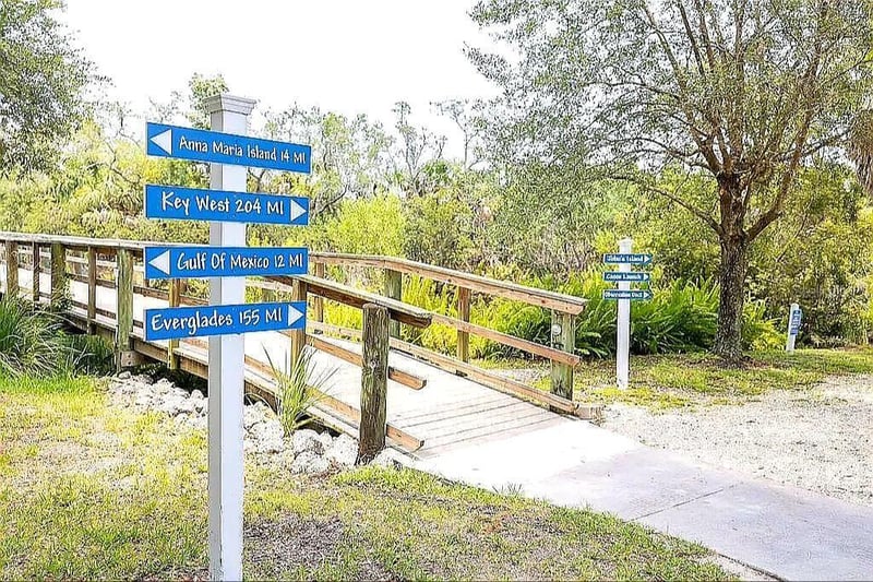 5662 Whitehead St, Bradenton, FL 34203
