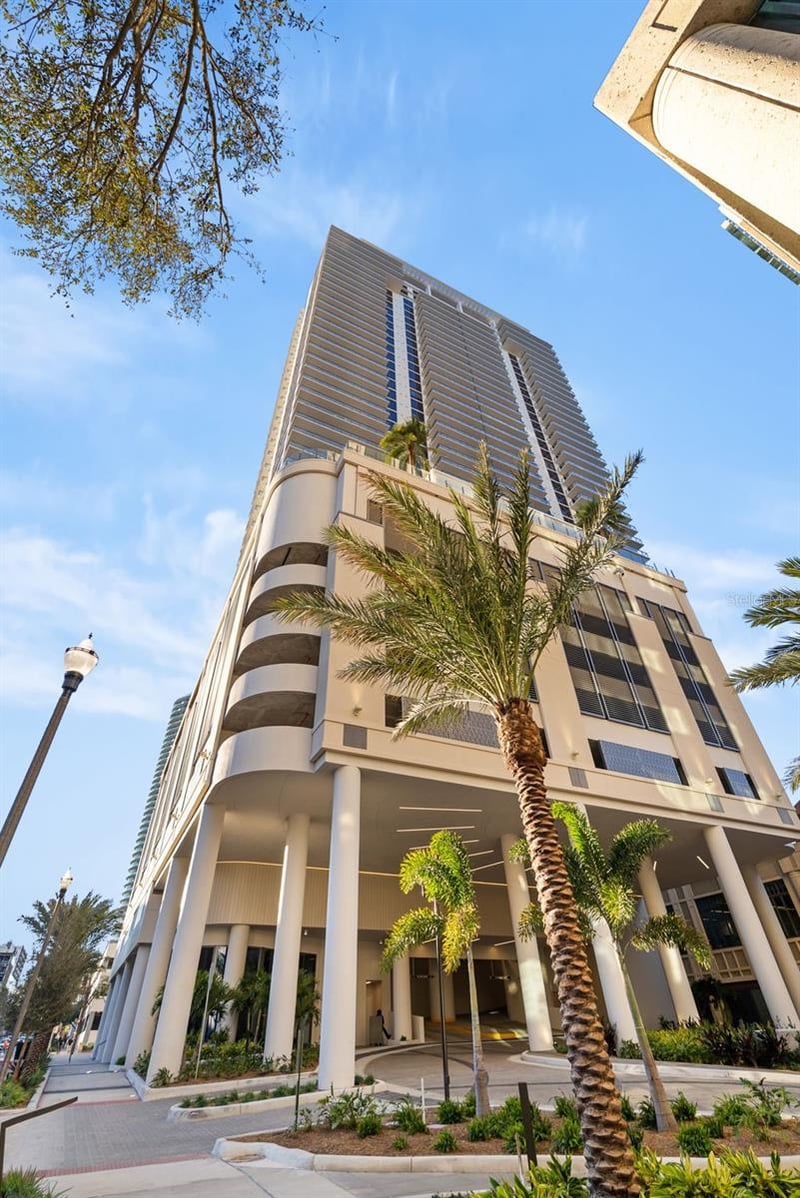 275 1st Ave #3601, St Petersburg, FL 33701