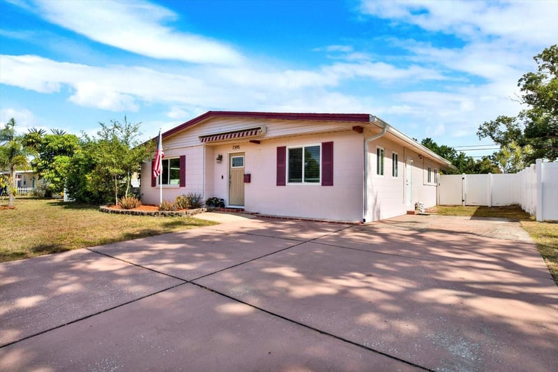 7395 18th St, St Petersburg, FL 33702