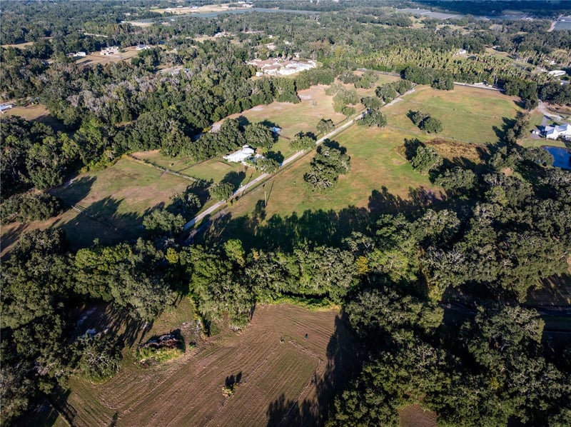 12537 Tomar Dr, Thonotosassa, FL 33592