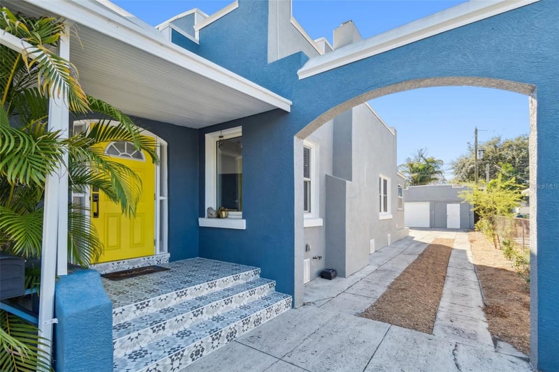 1120 17th Ave N, St Petersburg, FL 33704