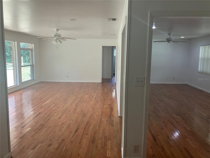 3808 Broad St, Seffner, FL 33584