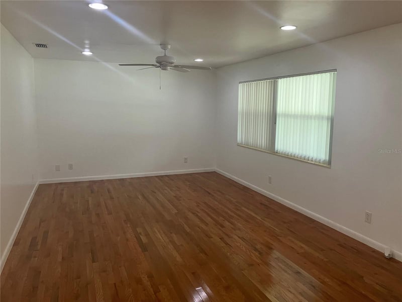 3808 Broad St, Seffner, FL 33584