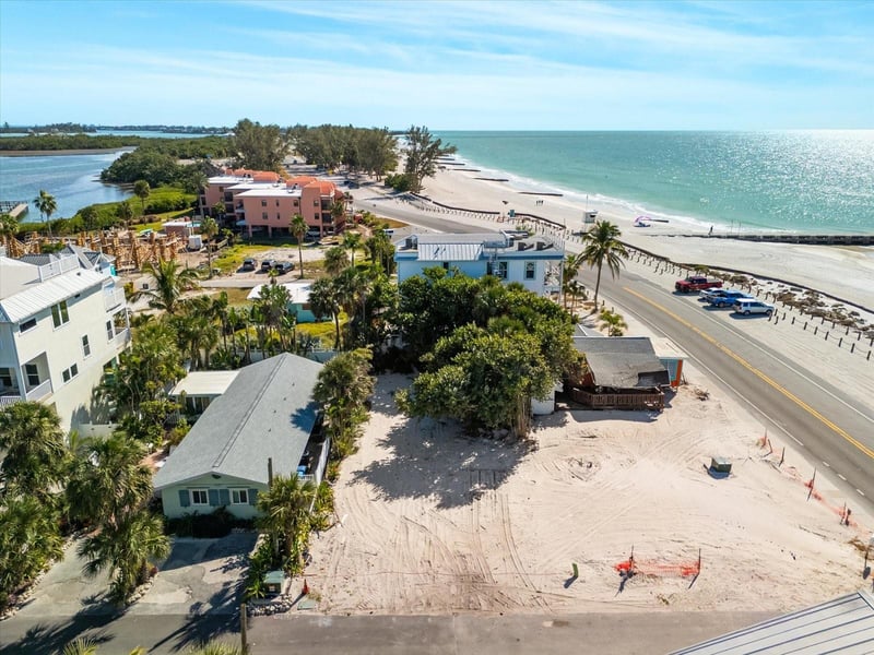 103 12th St, Bradenton Beach, FL 34217