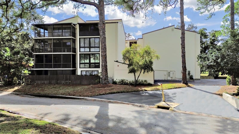 700 Starkey Rd #624, Largo, FL 33771