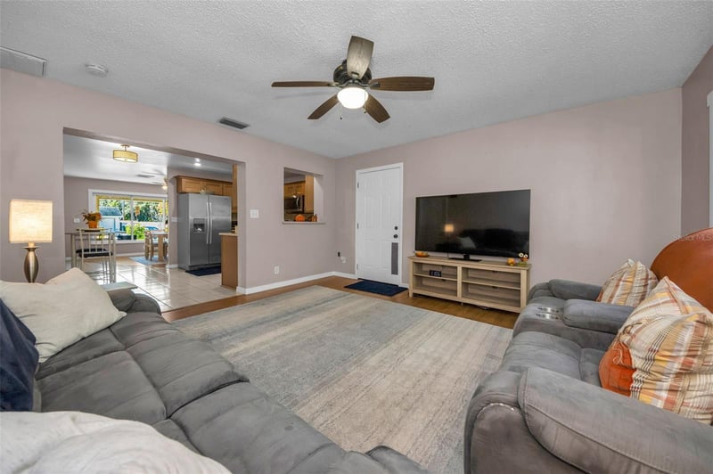 8037 Powder Horn Cir, Largo, FL 33773