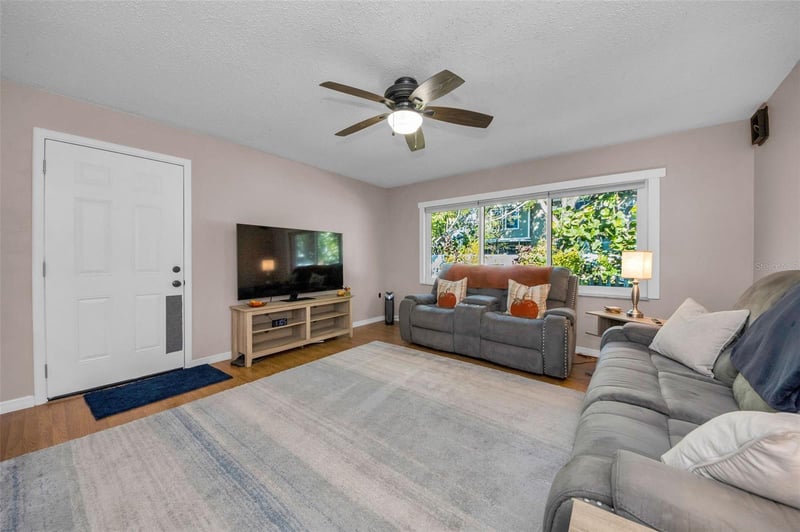 8037 Powder Horn Cir, Largo, FL 33773