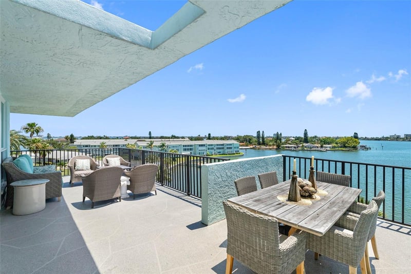 1848 Shore Dr #501, South Pasadena, FL 33707