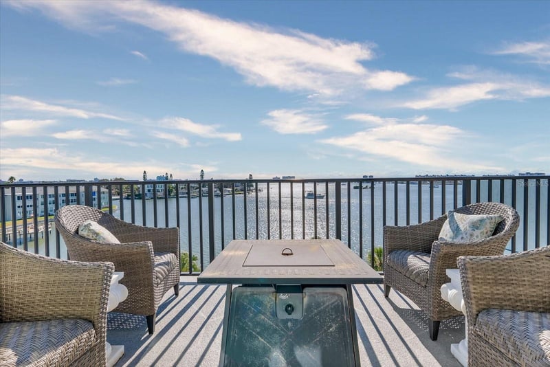 1848 Shore Dr #501, South Pasadena, FL 33707