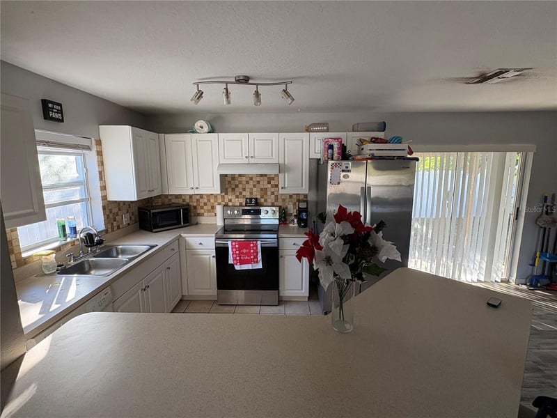 5230 Cherry Ave, Seffner, FL 33584